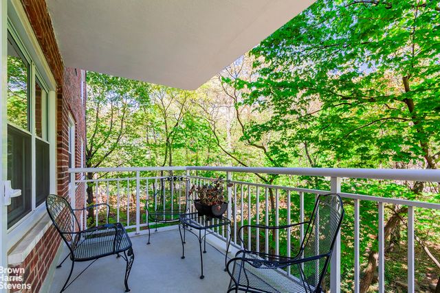3935 BLACKSTONE Avenue # 3C, New York City, NY 10471