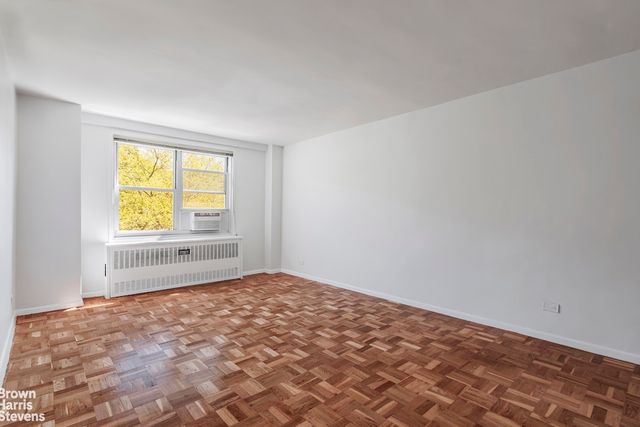 3935 BLACKSTONE Avenue # 3C, New York City, NY 10471