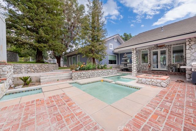 15657 Live Oak Springs Canyon, Canyon Country, CA 91387