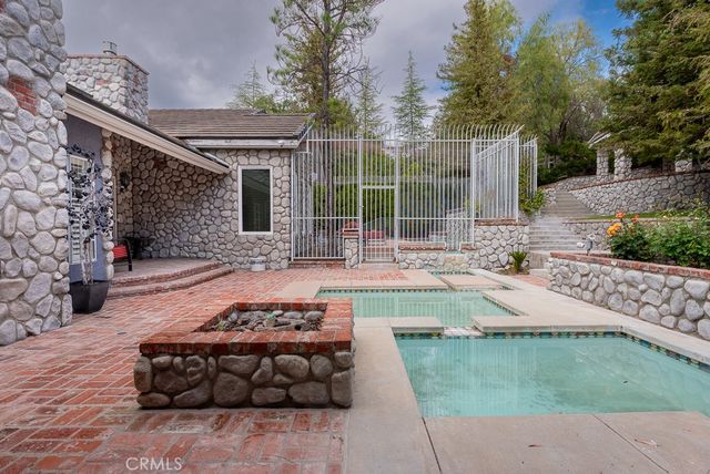 15657 Live Oak Springs Canyon, Canyon Country, CA 91387