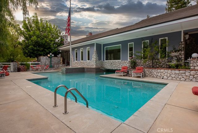 15657 Live Oak Springs Canyon, Canyon Country, CA 91387