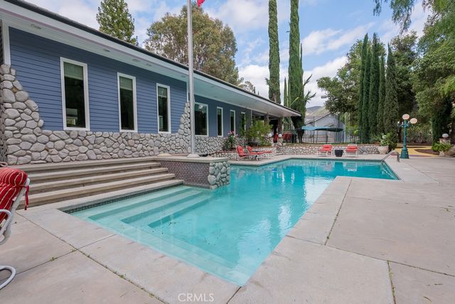 15657 Live Oak Springs Canyon, Canyon Country, CA 91387
