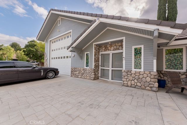 15657 Live Oak Springs Canyon, Canyon Country, CA 91387