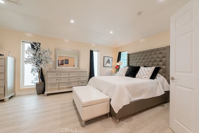 15657 Live Oak Springs Canyon, Canyon Country, CA 91387
