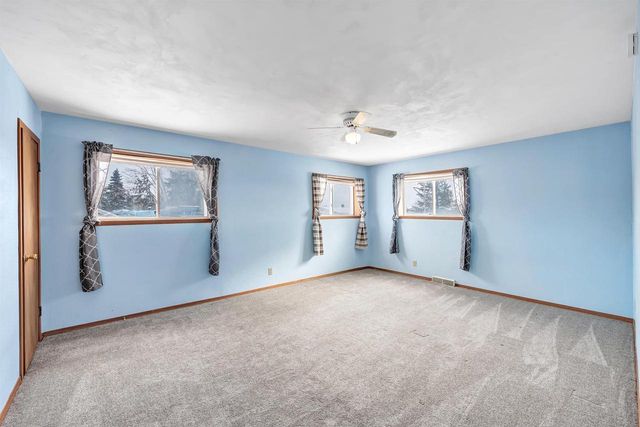 17802 CTH R, Denmark, WI 54208