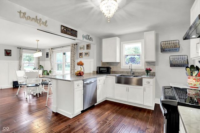 301 N 17th Avenue, Beech Grove, IN 46107