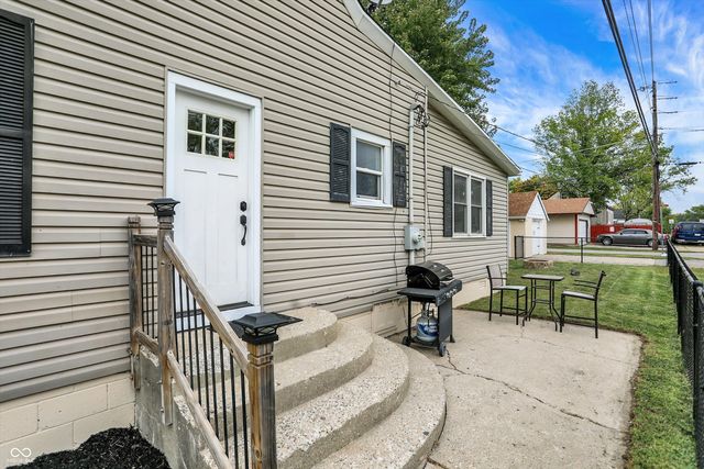 301 N 17th Avenue, Beech Grove, IN 46107