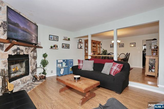 3 Brookside Heights 3i, Wanaque, NJ 07465
