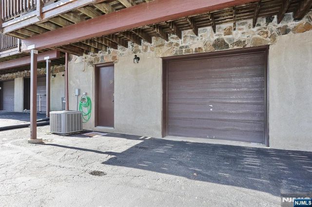 3 Brookside Heights 3i, Wanaque, NJ 07465