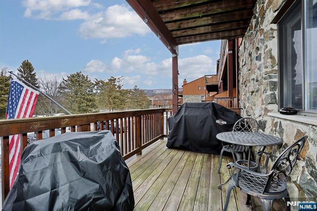 3 Brookside Heights 3i, Wanaque, NJ 07465
