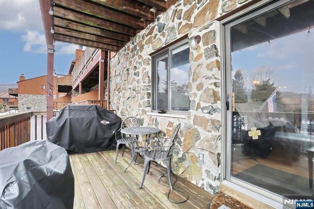 3 Brookside Heights 3i, Wanaque, NJ 07465