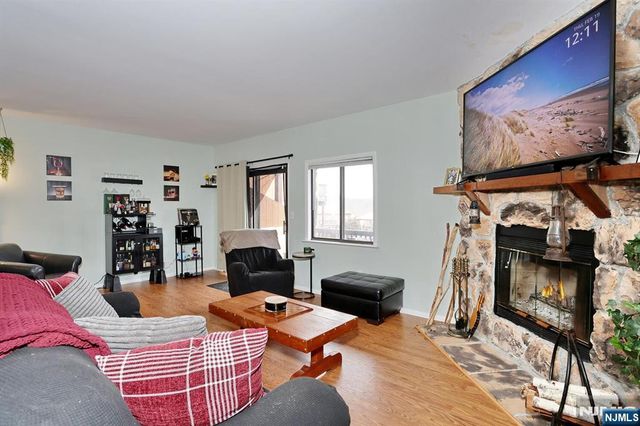 3 Brookside Heights 3i, Wanaque, NJ 07465