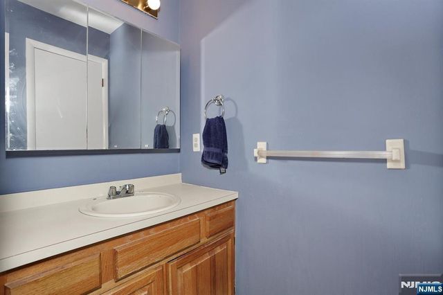 3 Brookside Heights 3i, Wanaque, NJ 07465