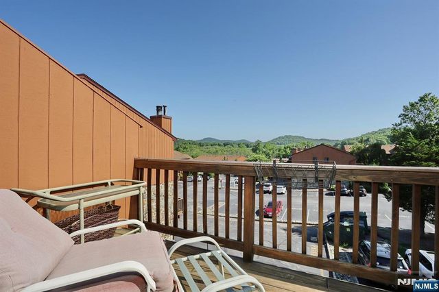 3 Brookside Heights 3i, Wanaque, NJ 07465
