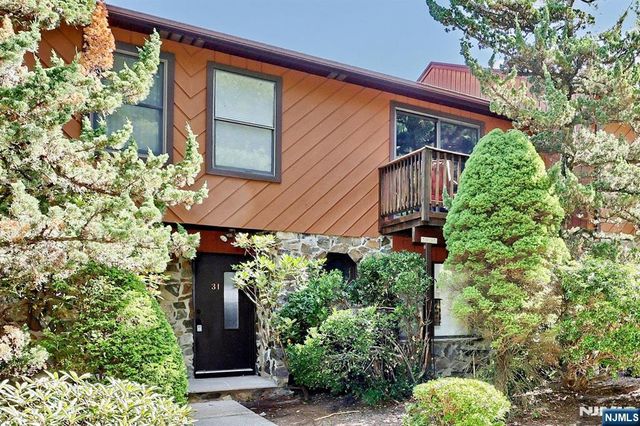 3 Brookside Heights 3i, Wanaque, NJ 07465