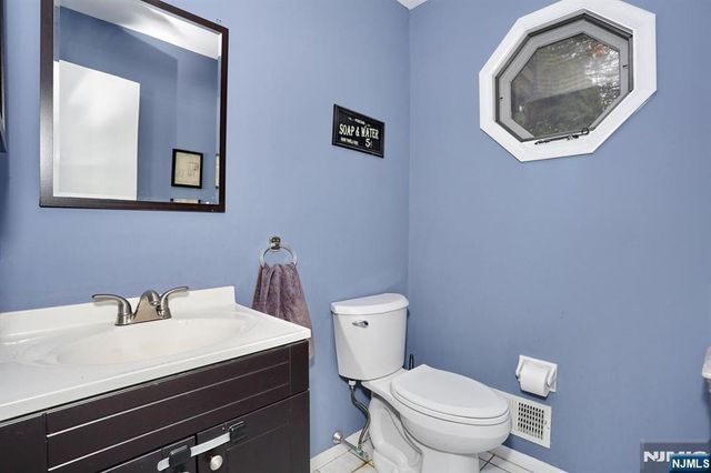 3 Brookside Heights 3i, Wanaque, NJ 07465
