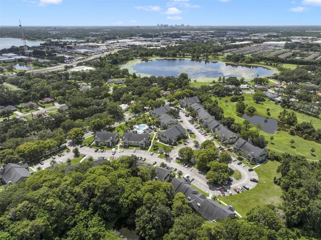Image 21 of property listing at 3721 S LAKE ORLANDO PARKWAY 6, Orlando, FL 32808