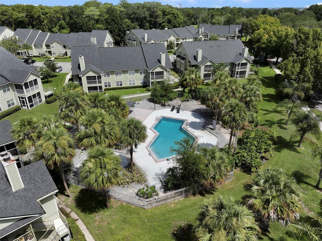Image 5 of property listing at 3721 S LAKE ORLANDO PARKWAY 6, Orlando, FL 32808