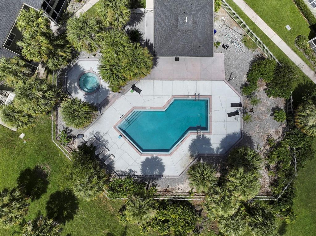 Image 6 of property listing at 3721 S LAKE ORLANDO PARKWAY 6, Orlando, FL 32808