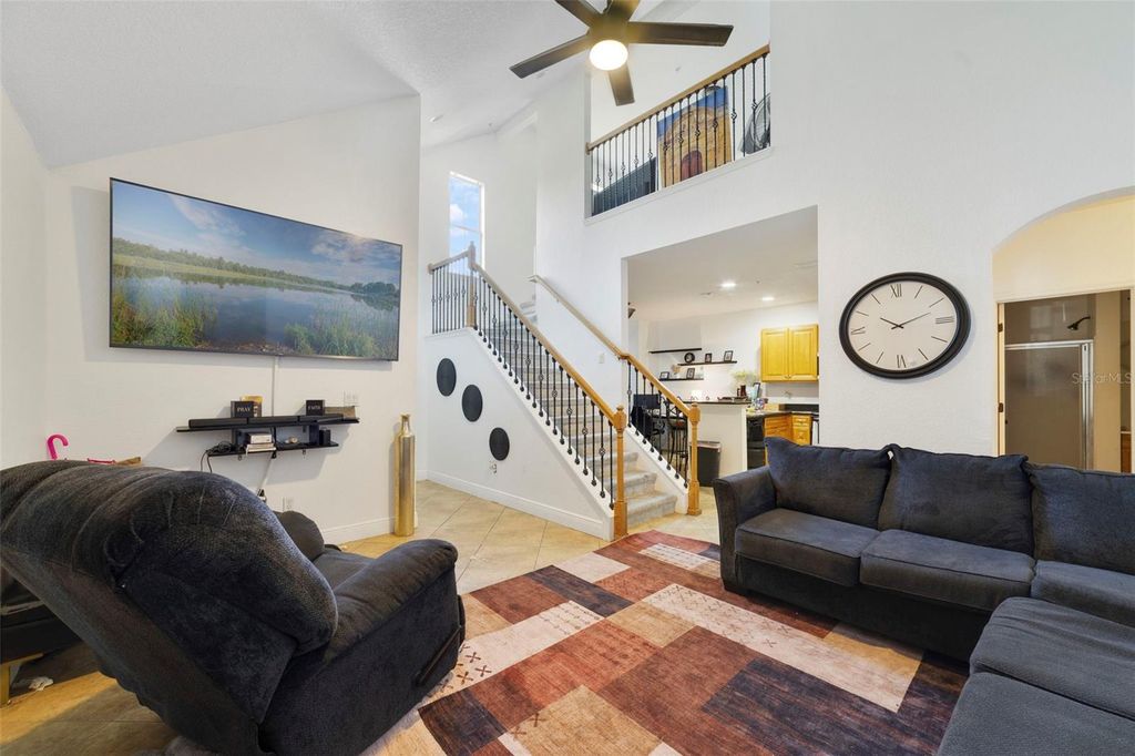 Image 7 of property listing at 3721 S LAKE ORLANDO PARKWAY 6, Orlando, FL 32808