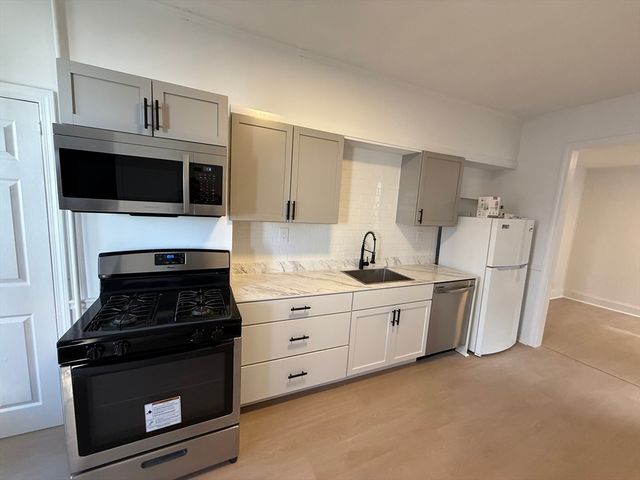 211 Chelsea 2, Boston, MA 02128