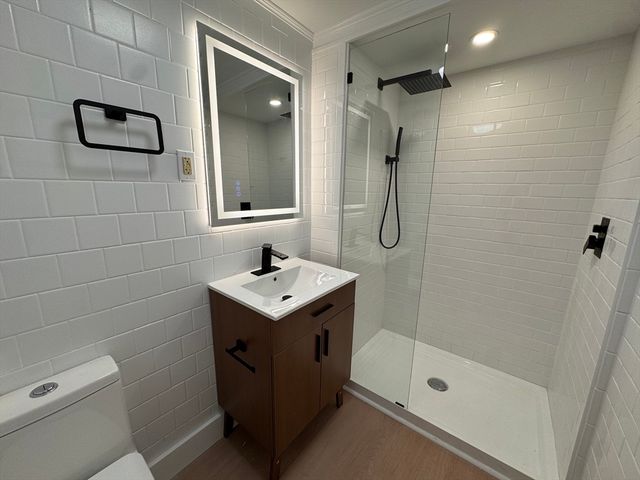 211 Chelsea 2, Boston, MA 02128