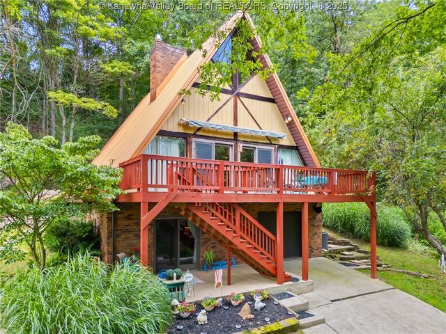 211 Lake Drive, Scott Depot, WV 25560