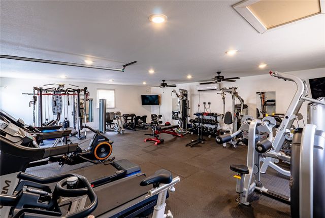 700 W Oak Street, Rogers, AR 72756