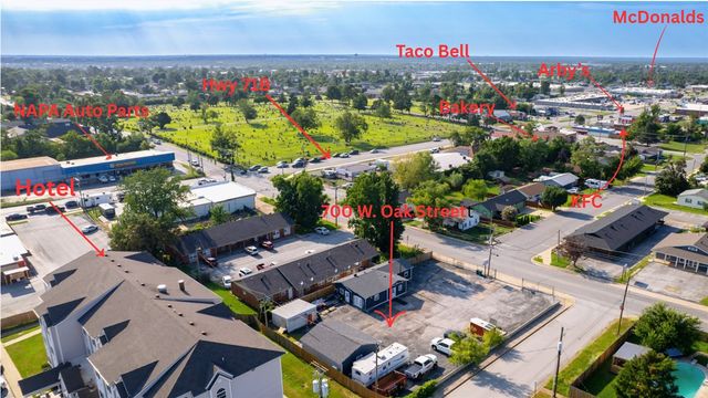700 W Oak Street, Rogers, AR 72756