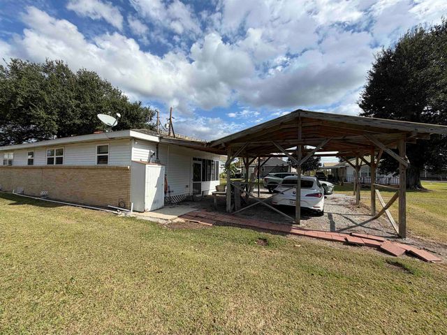 162 Service Rd, Larose, LA 70373