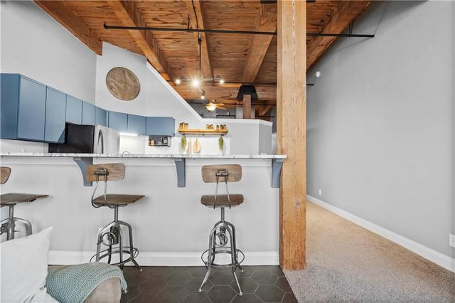 308 W 8th Street 407, Kansas City, MO 64105