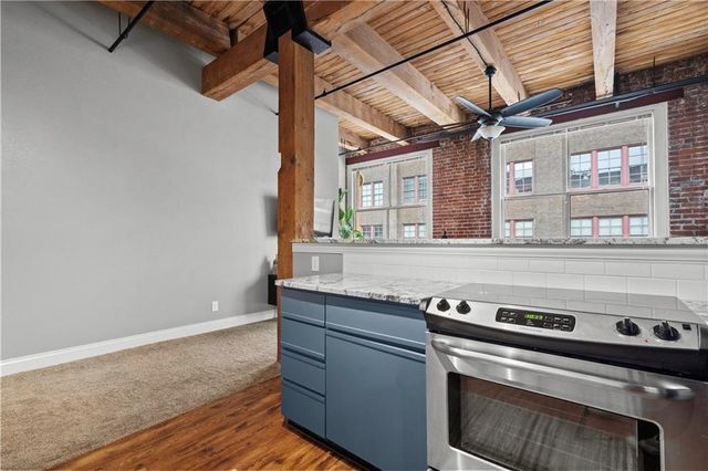 308 W 8th Street 407, Kansas City, MO 64105