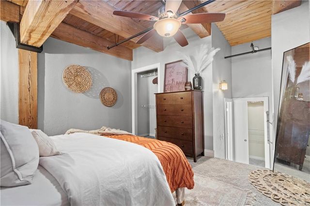 308 W 8th Street 407, Kansas City, MO 64105