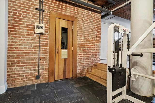 308 W 8th Street 407, Kansas City, MO 64105