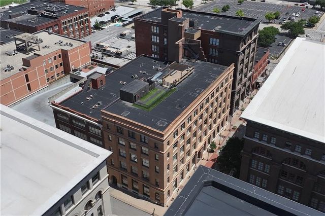 308 W 8th Street 407, Kansas City, MO 64105