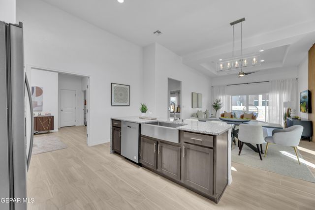 112 Daniel Lynn Trail, Sunland Park, NM 88008