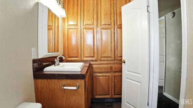 10931 Shellabarger Road, Bakersfield, CA 93312