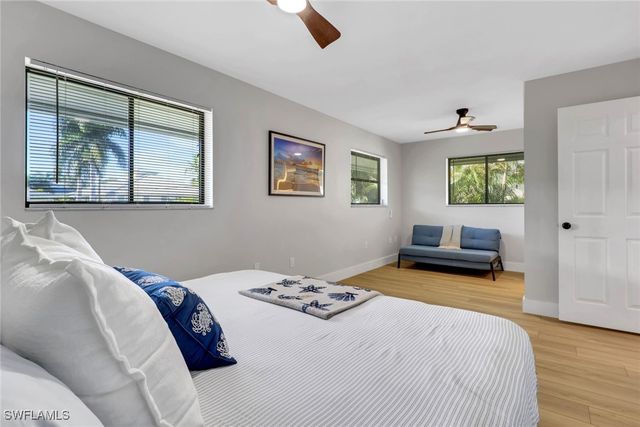 1282 Belaire CT W, Naples, FL 34110