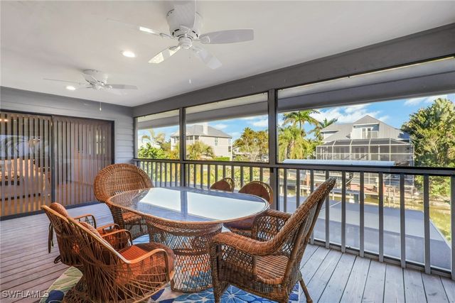 1282 Belaire CT W, Naples, FL 34110