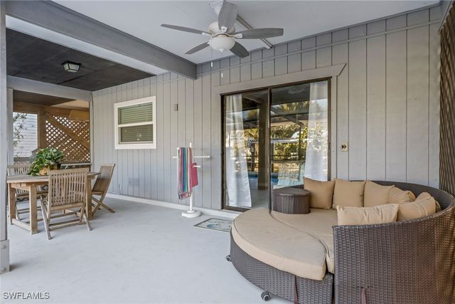 1282 Belaire CT W, Naples, FL 34110