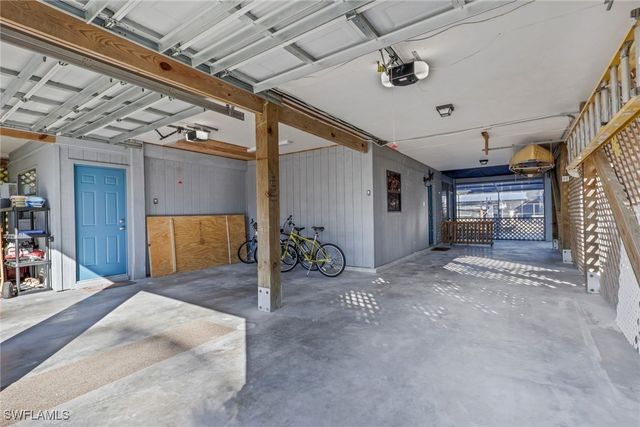 1282 Belaire CT W, Naples, FL 34110