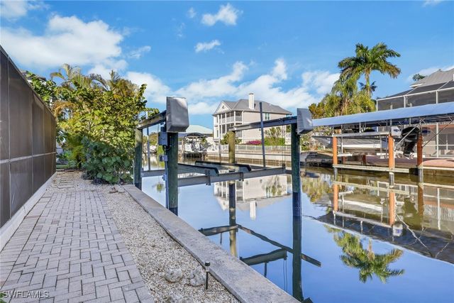 1282 Belaire CT W, Naples, FL 34110