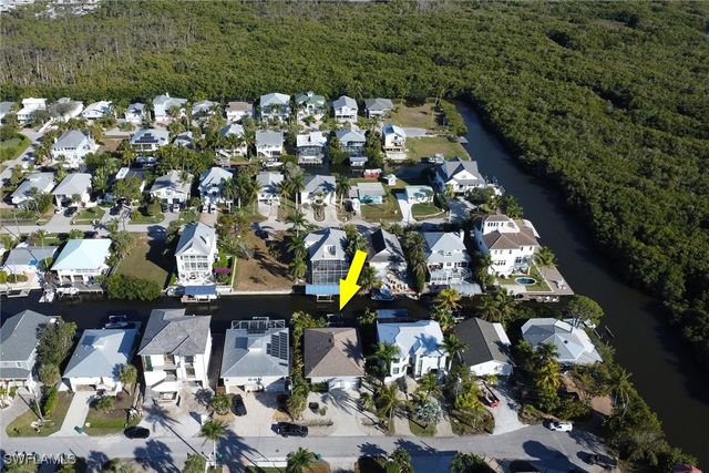 1282 Belaire CT W, Naples, FL 34110