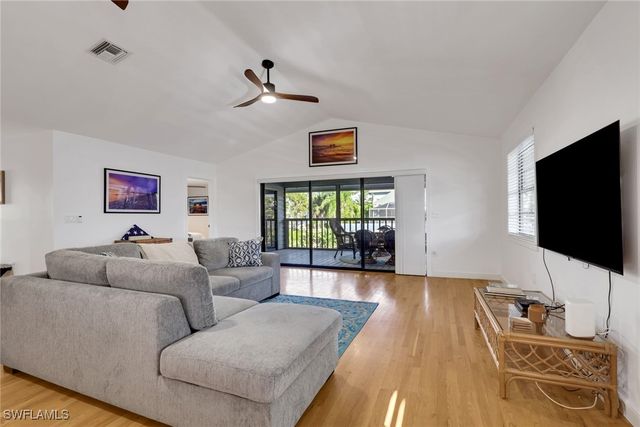 1282 Belaire CT W, Naples, FL 34110