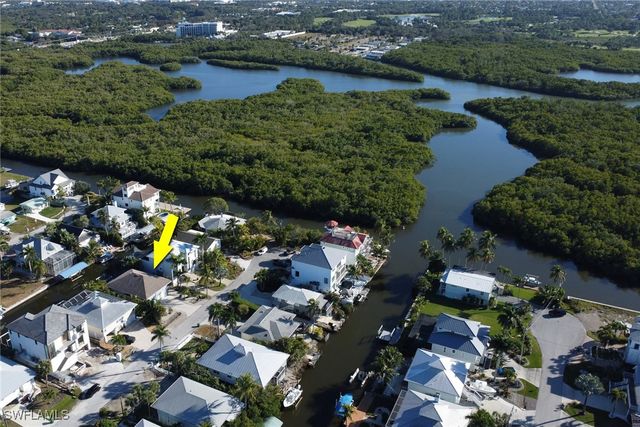 1282 Belaire CT W, Naples, FL 34110