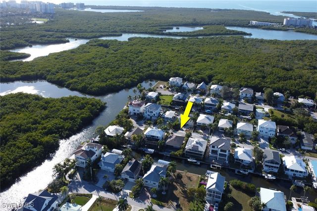 1282 Belaire CT W, Naples, FL 34110