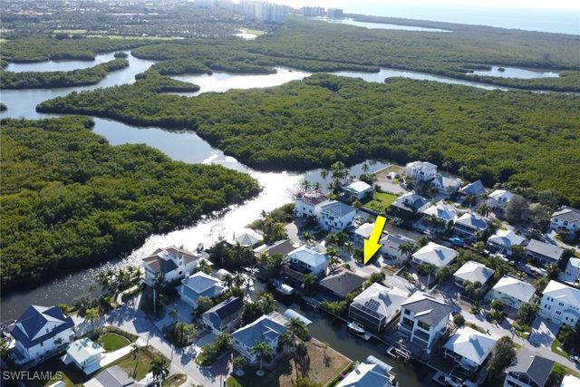 1282 Belaire CT W, Naples, FL 34110