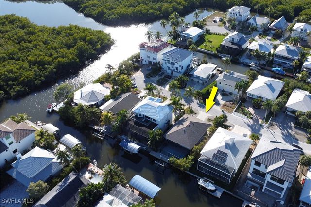 1282 Belaire CT W, Naples, FL 34110