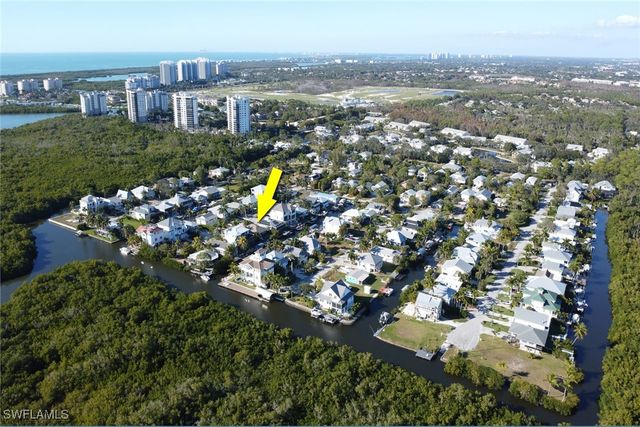 1282 Belaire CT W, Naples, FL 34110