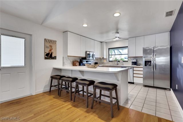 1282 Belaire CT W, Naples, FL 34110